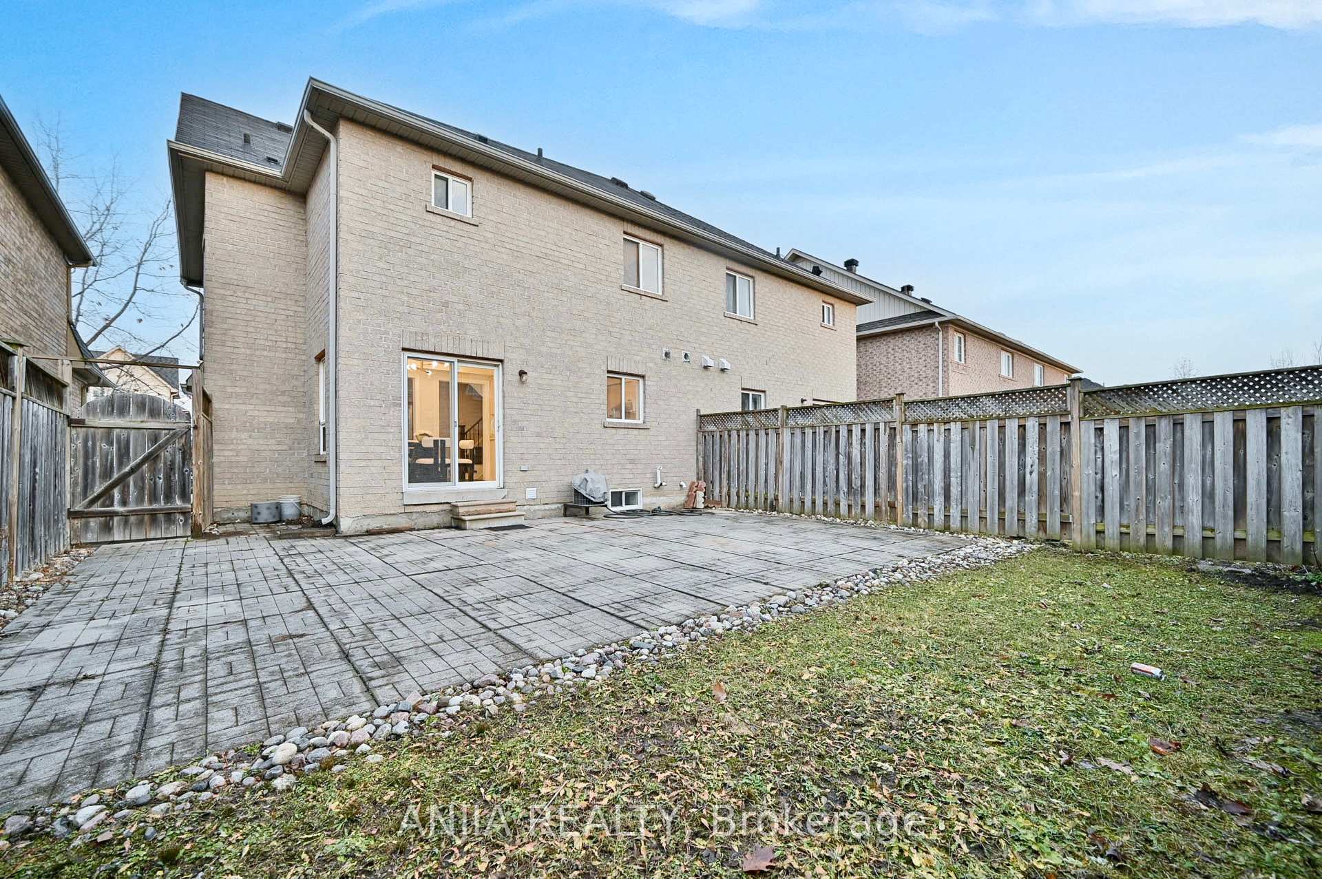 Photo 38 of 81 Stotts Crescent, Markham, Wismer — HOMEH