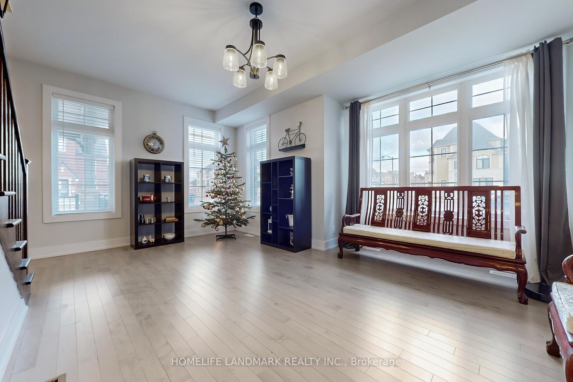 Photo 5 of 25 York Downs Boulevard, Markham, Angus Glen — HOMEH