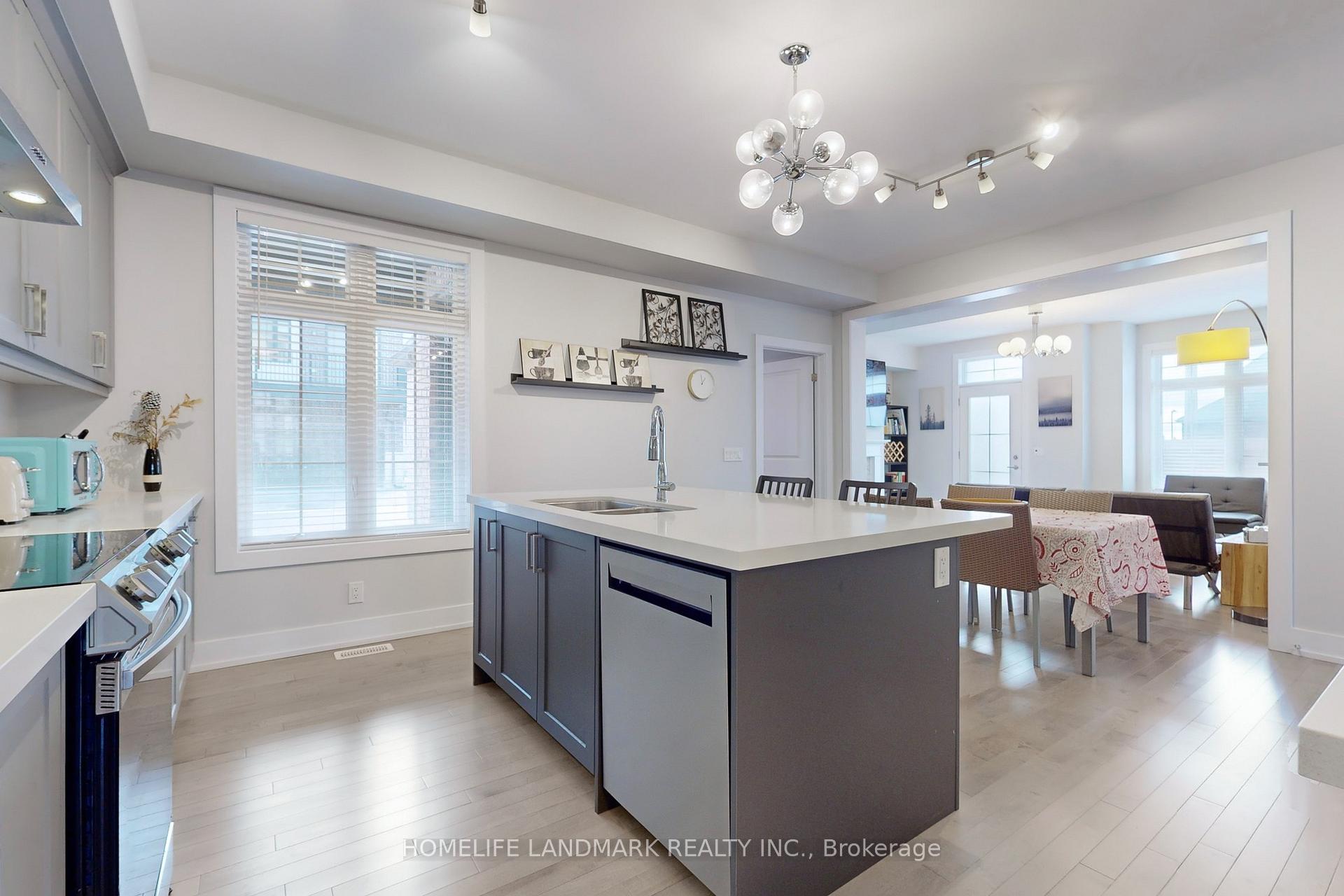 Photo 13 of 25 York Downs Boulevard, Markham, Angus Glen — HOMEH
