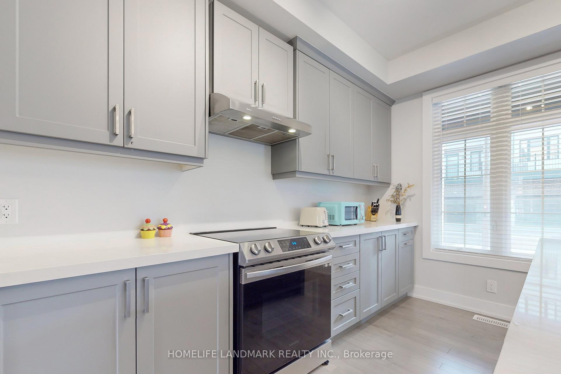 Photo 14 of 25 York Downs Boulevard, Markham, Angus Glen — HOMEH
