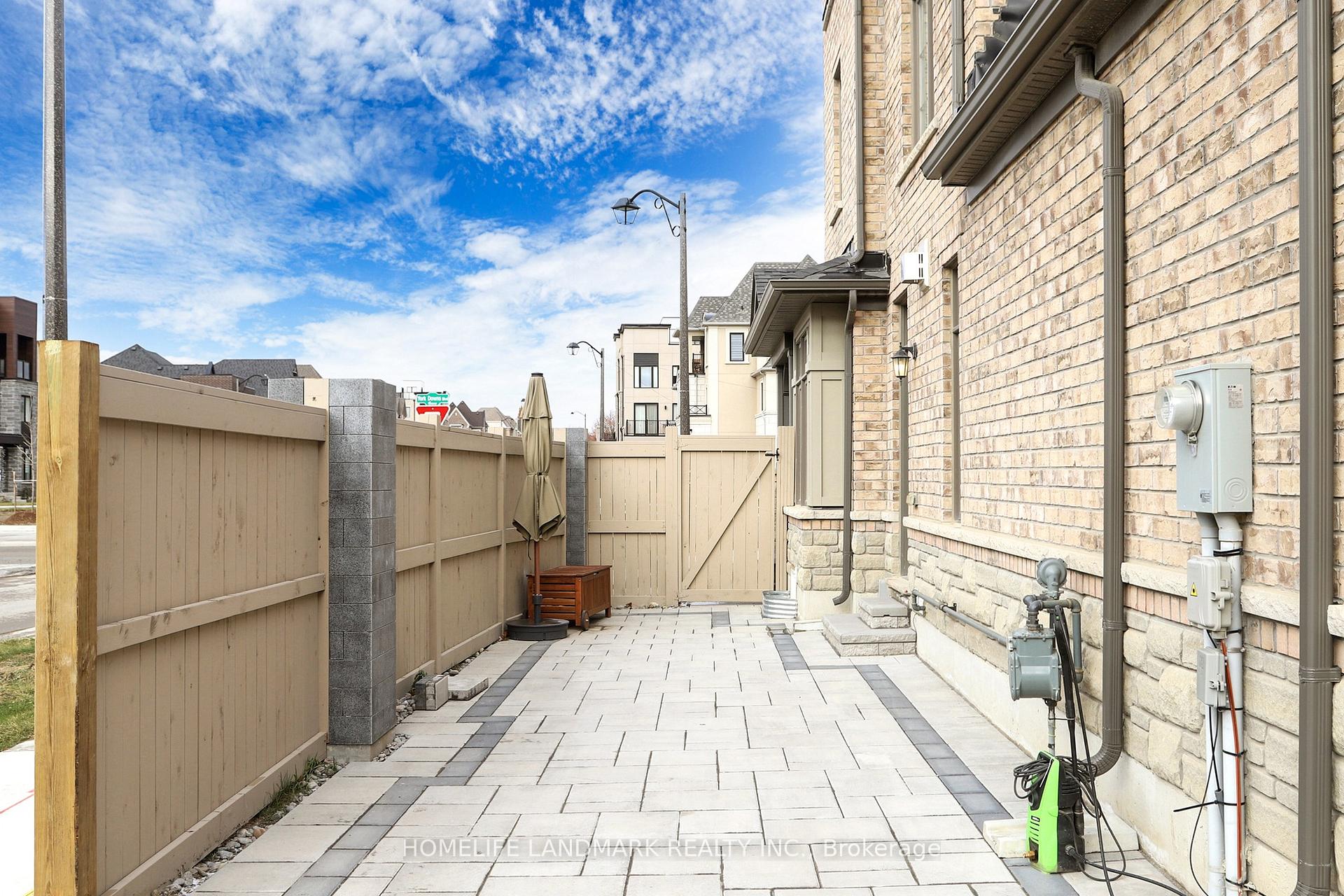 Photo 38 of 25 York Downs Boulevard, Markham, Angus Glen — HOMEH