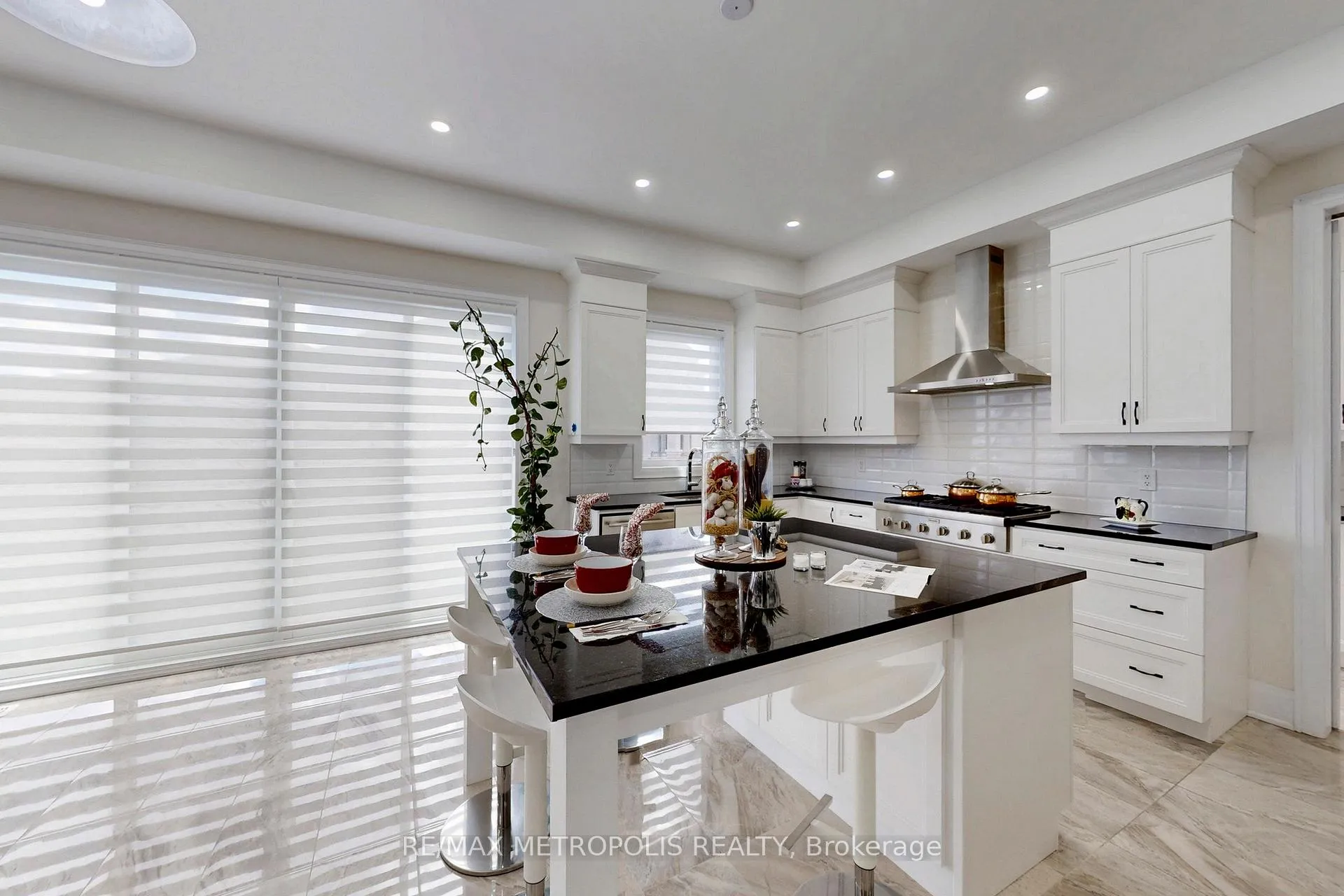 Photo 12 of 163 Ballantyne Boulevard, Vaughan, Vellore Village — HOMEH