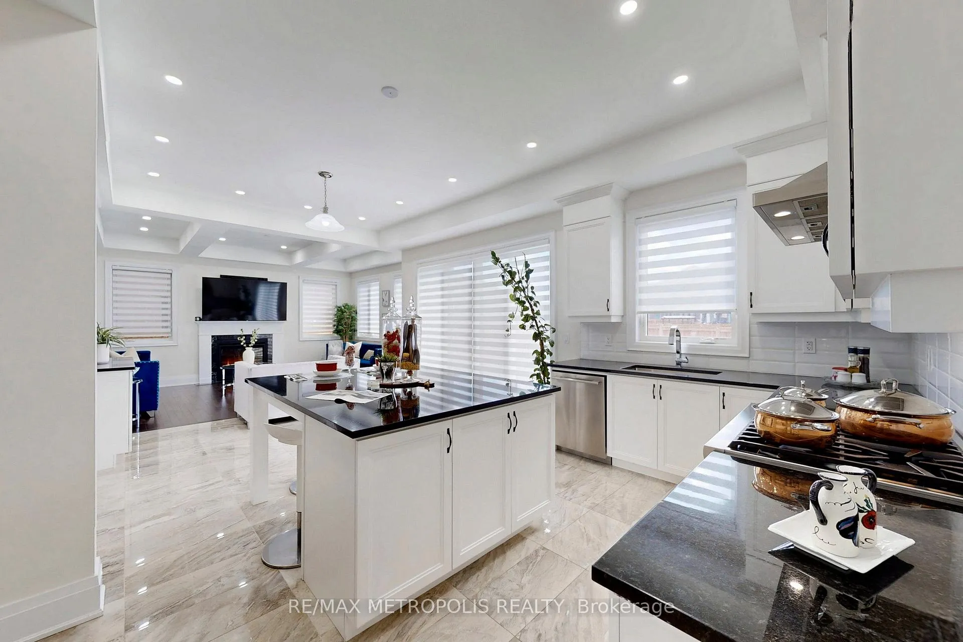 Photo 14 of 163 Ballantyne Boulevard, Vaughan, Vellore Village — HOMEH