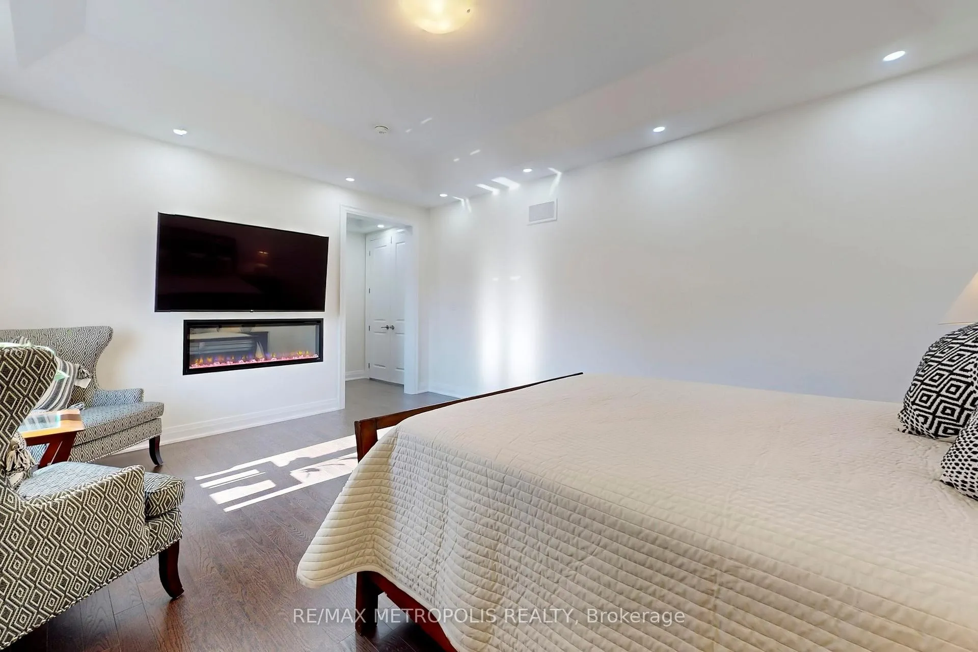 Photo 28 of 163 Ballantyne Boulevard, Vaughan, Vellore Village — HOMEH