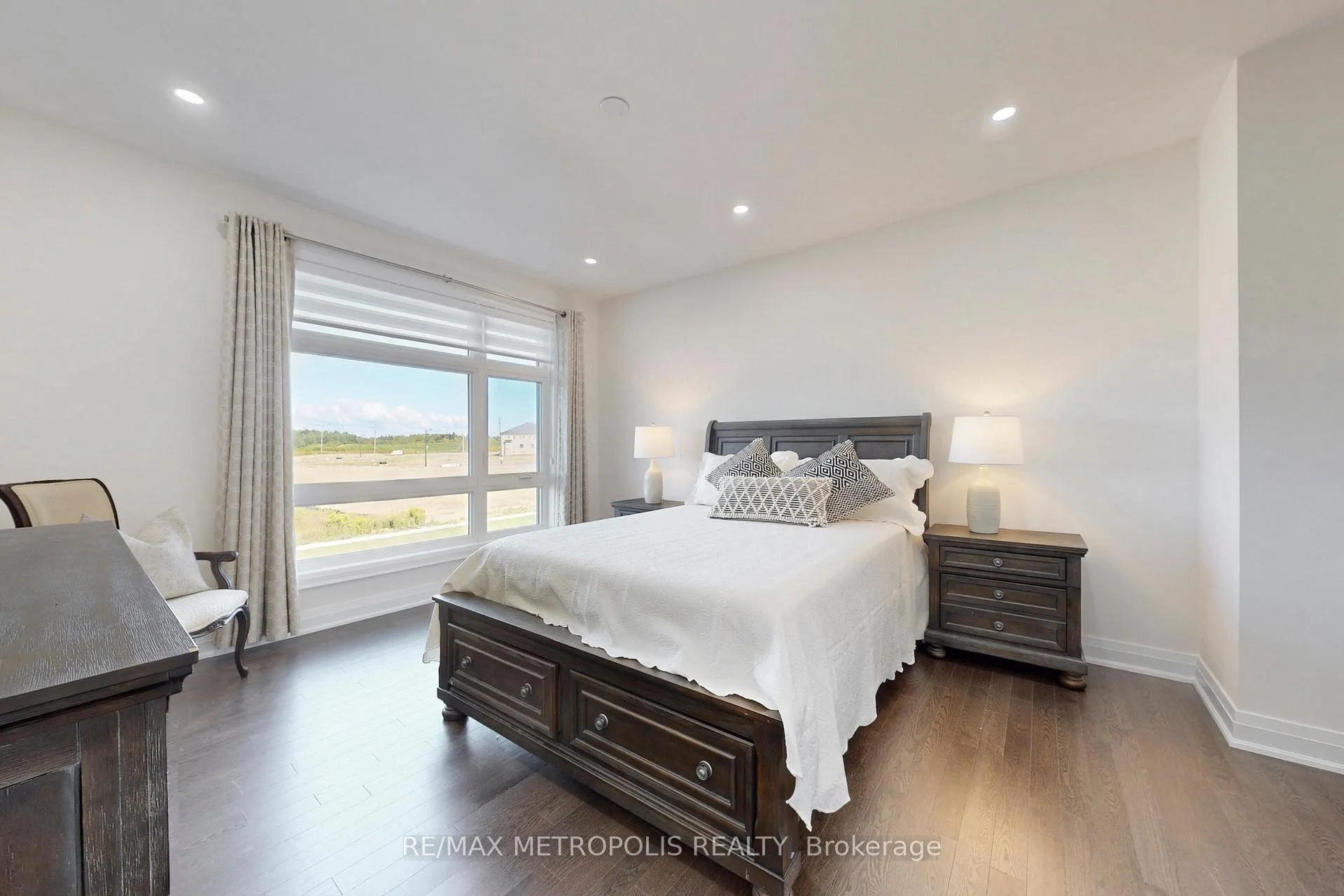 Photo 35 of 163 Ballantyne Boulevard, Vaughan, Vellore Village — HOMEH