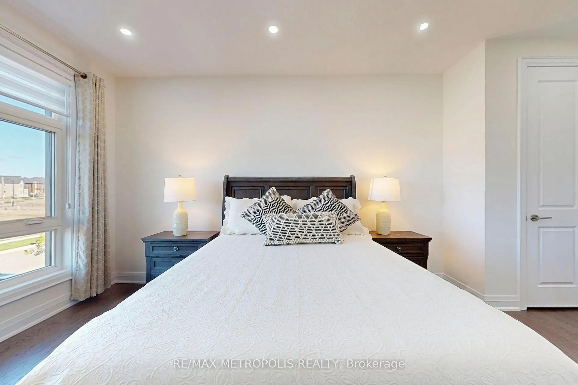 Photo 36 of 163 Ballantyne Boulevard, Vaughan, Vellore Village — HOMEH