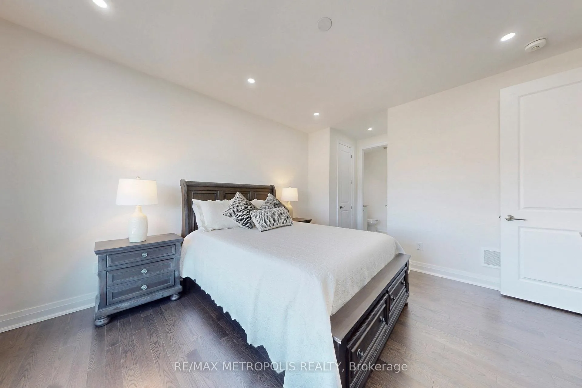 Photo 37 of 163 Ballantyne Boulevard, Vaughan, Vellore Village — HOMEH