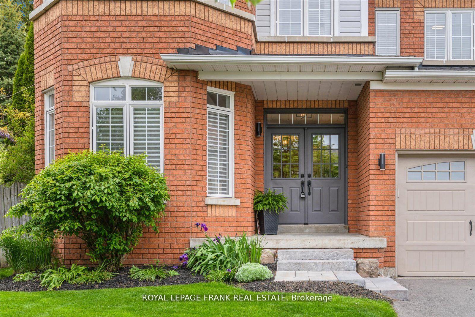 Photo 2 of 24 James Rowe Drive, Whitby, Williamsburg — HOMEH