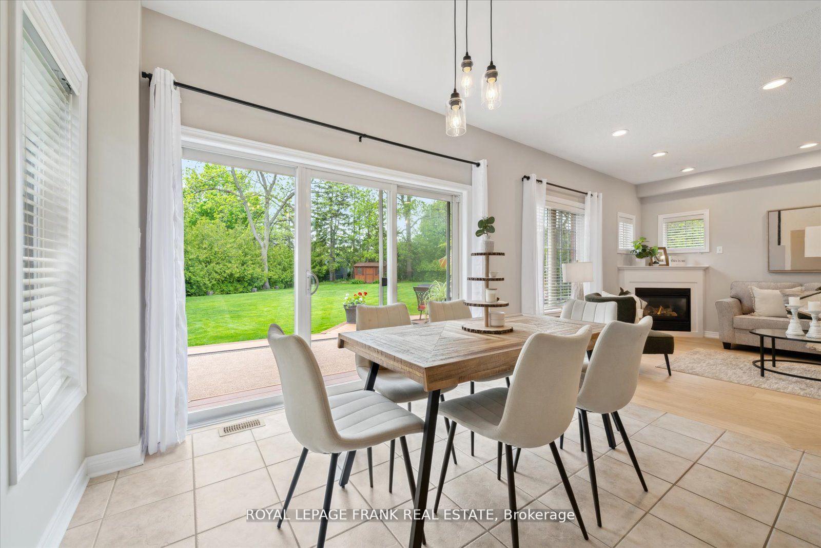 Photo 12 of 24 James Rowe Drive, Whitby, Williamsburg — HOMEH