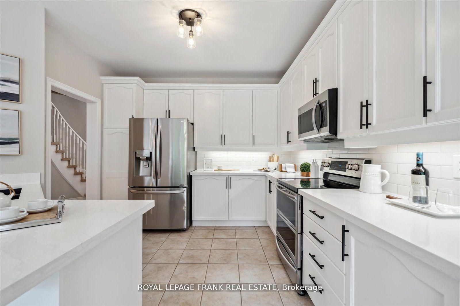 Photo 13 of 24 James Rowe Drive, Whitby, Williamsburg — HOMEH