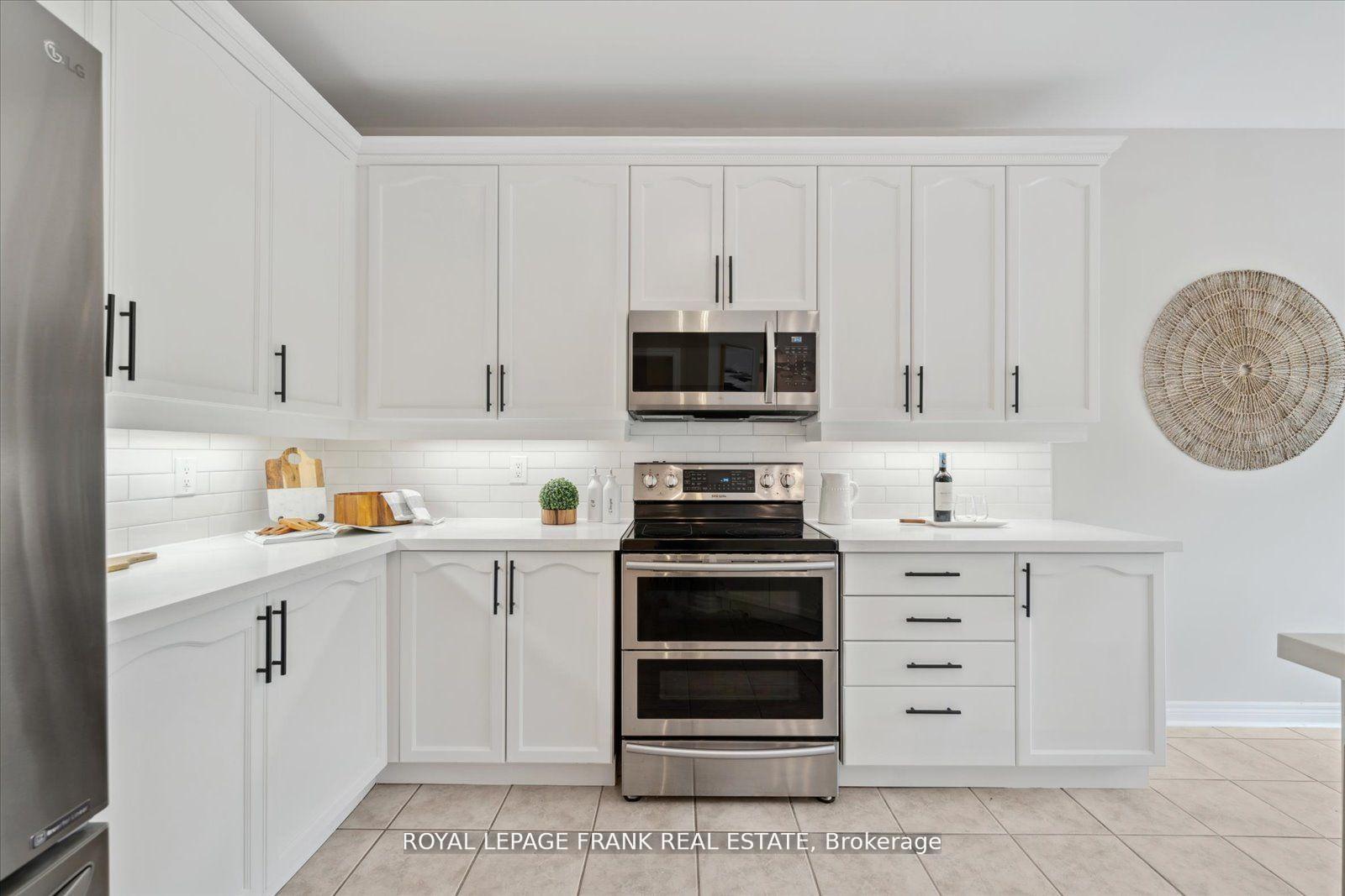 Photo 15 of 24 James Rowe Drive, Whitby, Williamsburg — HOMEH