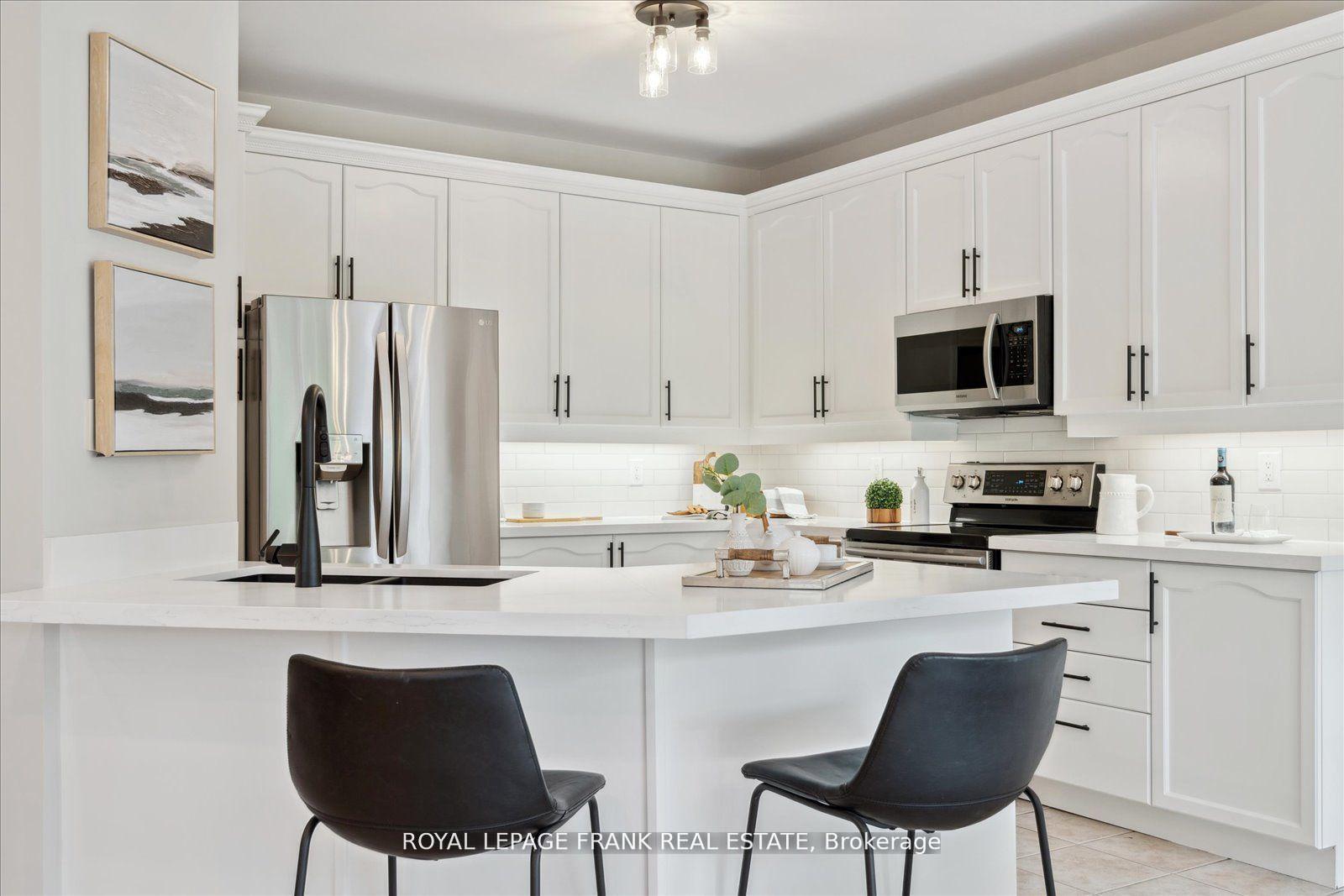 Photo 16 of 24 James Rowe Drive, Whitby, Williamsburg — HOMEH