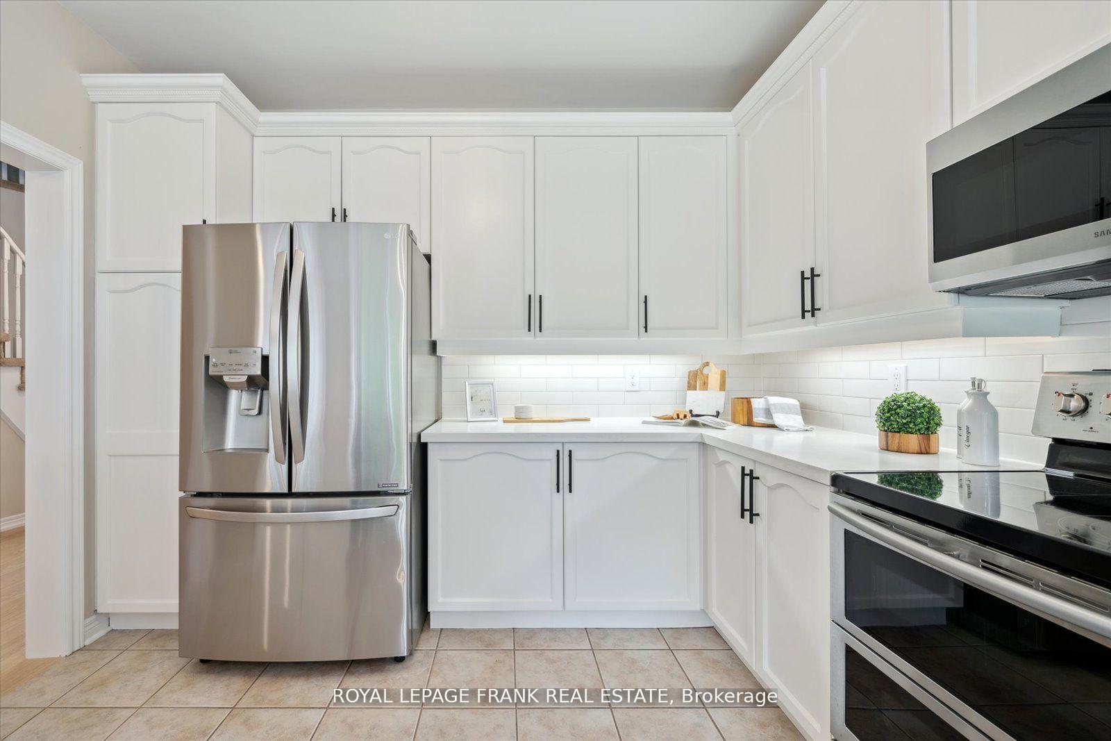 Photo 19 of 24 James Rowe Drive, Whitby, Williamsburg — HOMEH