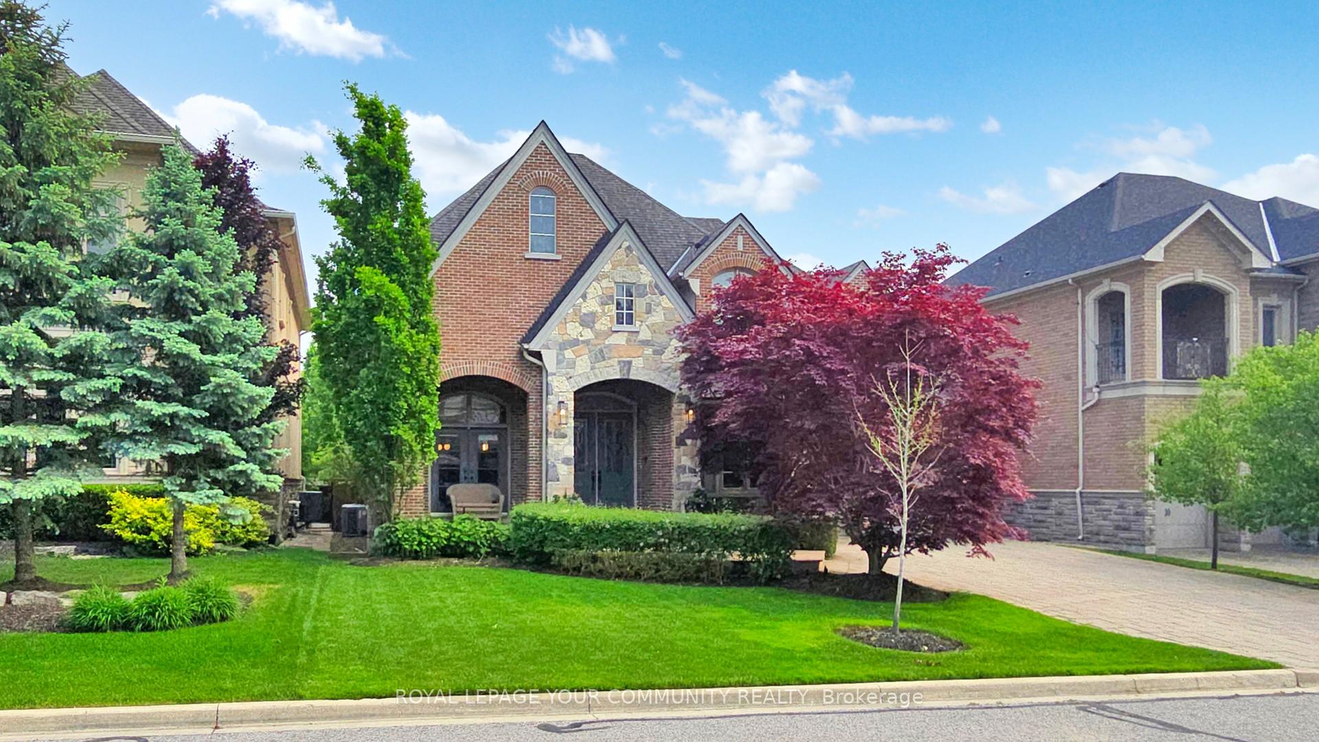 Front of 166 Grandvista Crescent