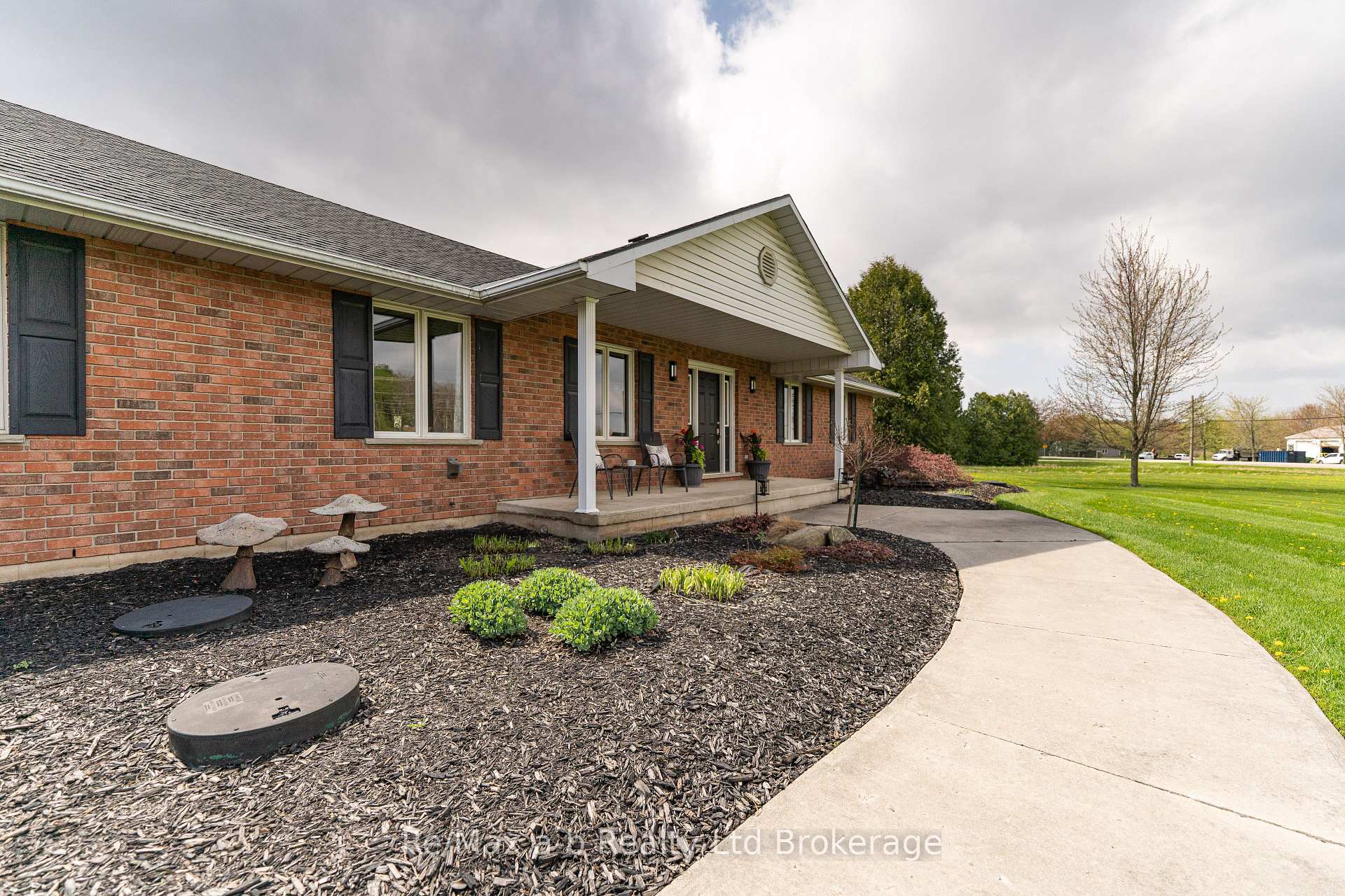Photo 4 of 10884 Plank Road, Bayham, Rural Bayham — HOMEH