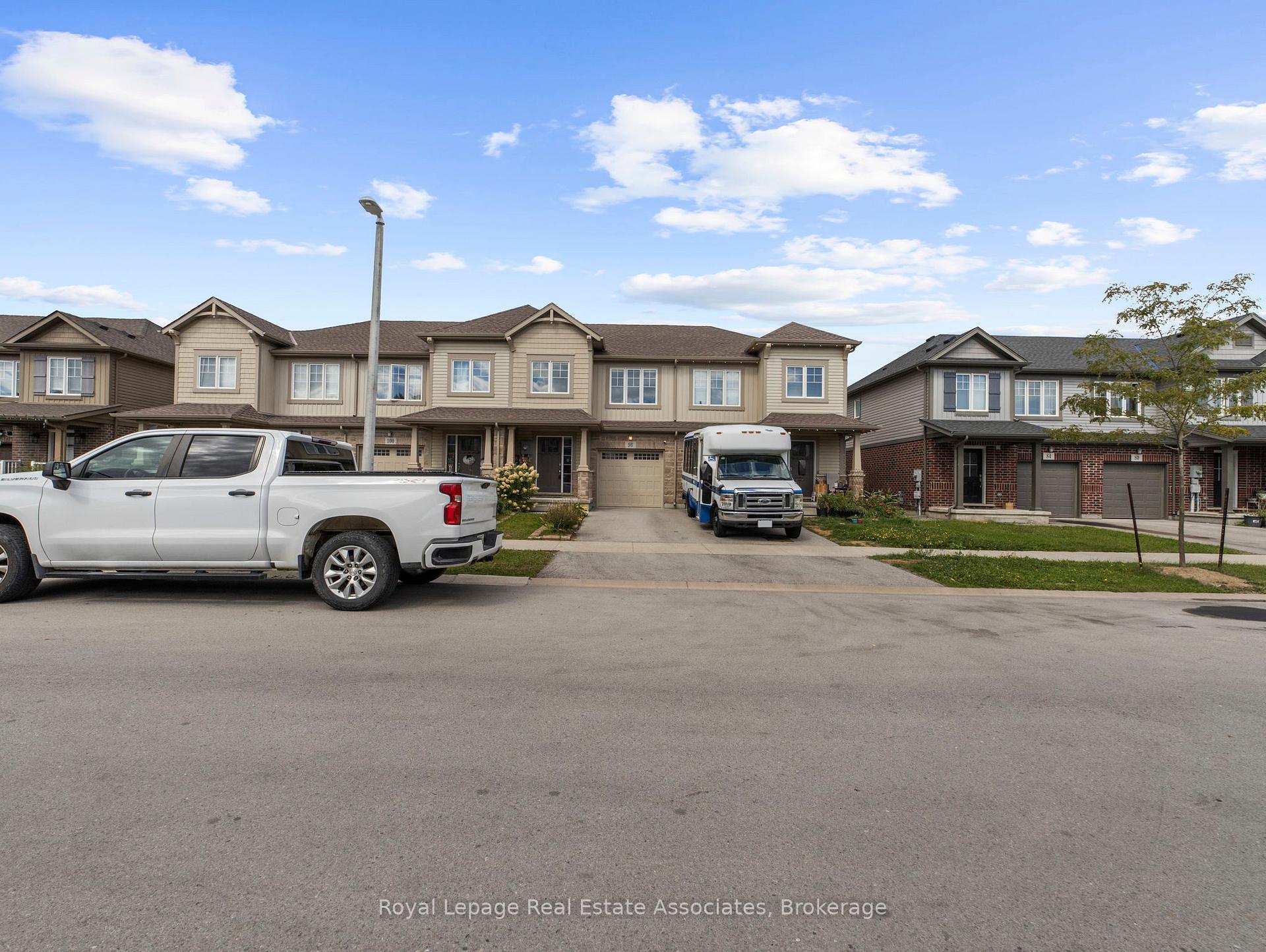 Photo 3 of 96 Monarch Street, Welland, Coyle Creek — HOMEH