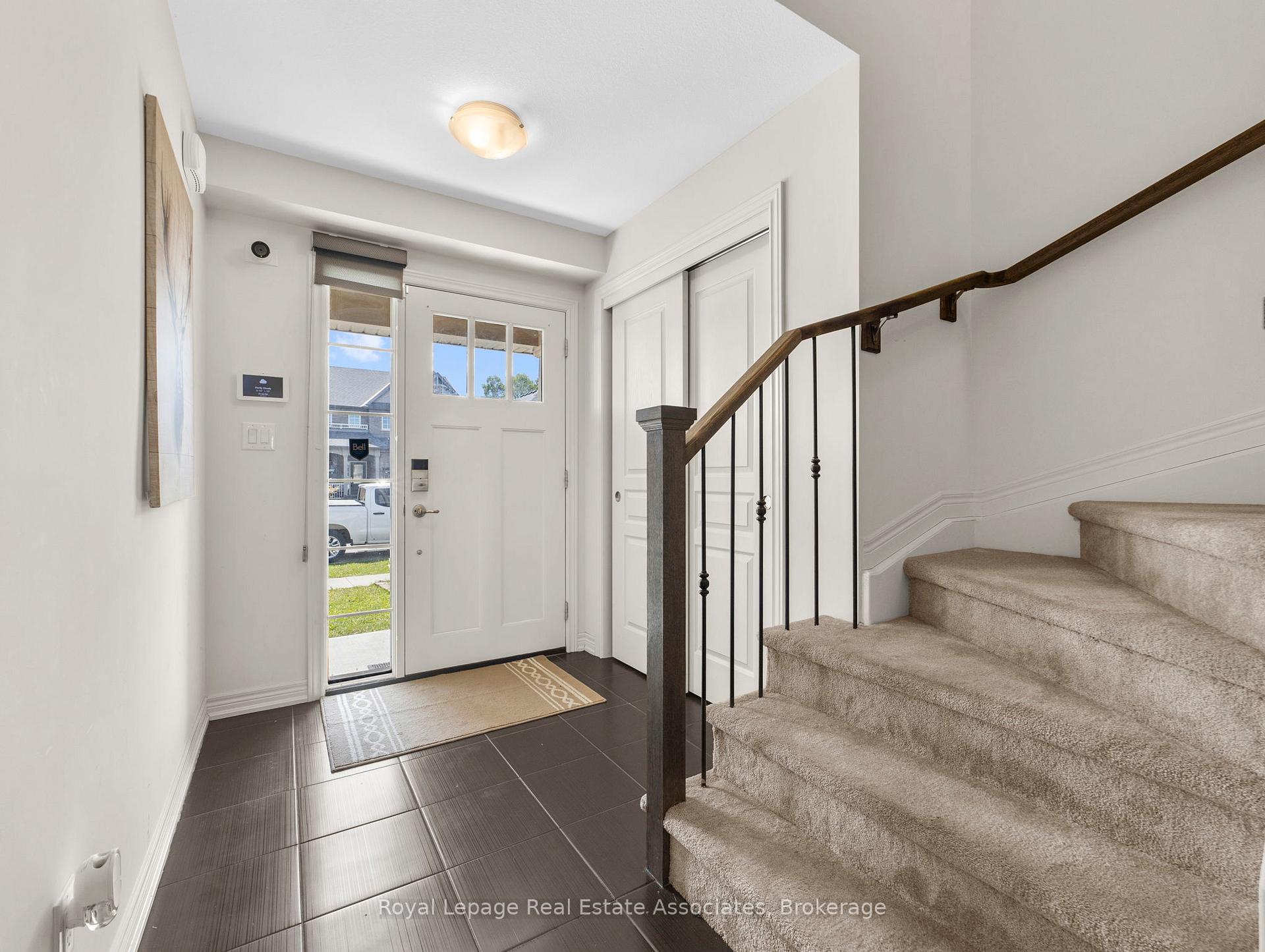 Photo 4 of 96 Monarch Street, Welland, Coyle Creek — HOMEH