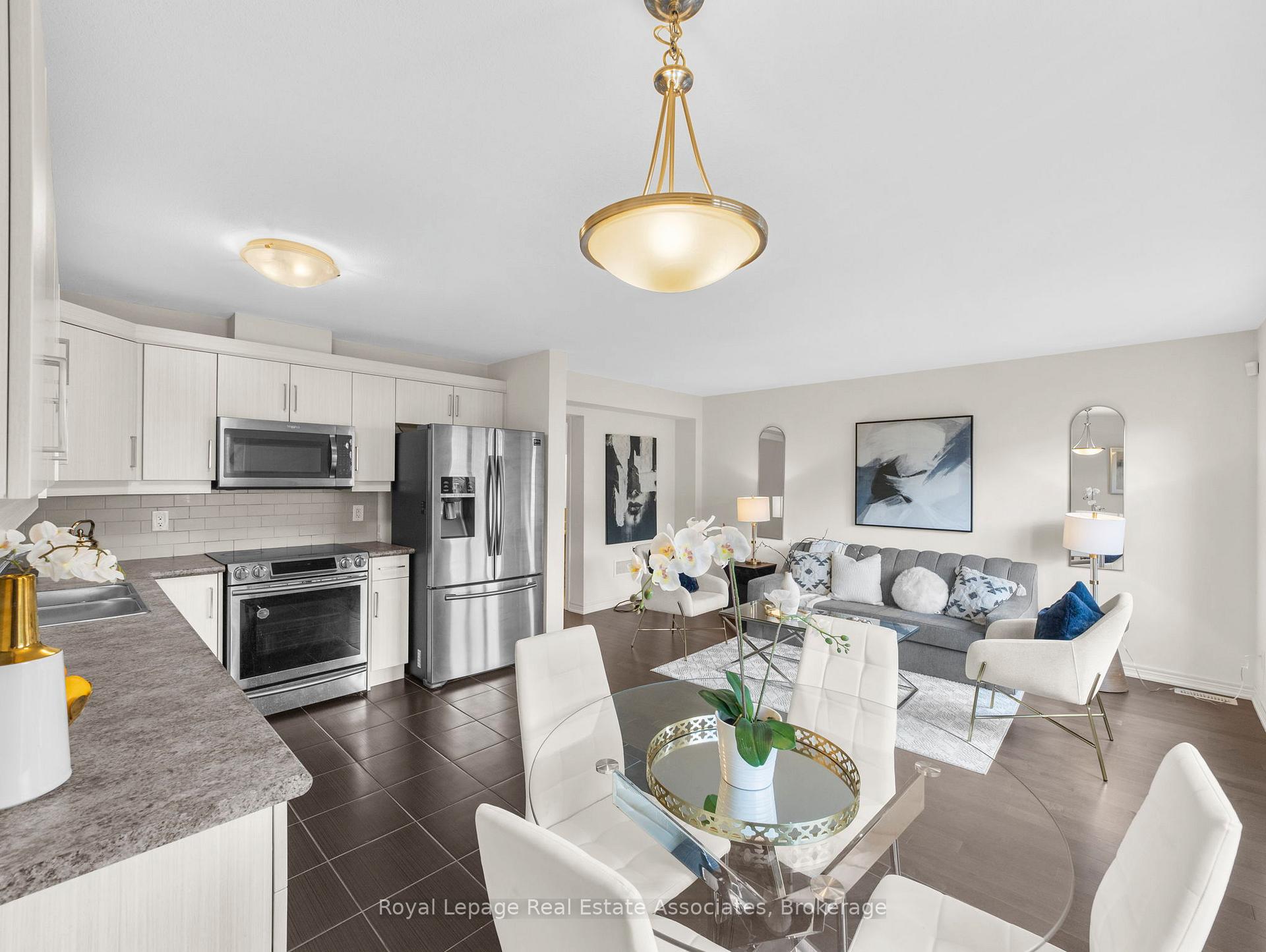 Photo 10 of 96 Monarch Street, Welland, Coyle Creek — HOMEH