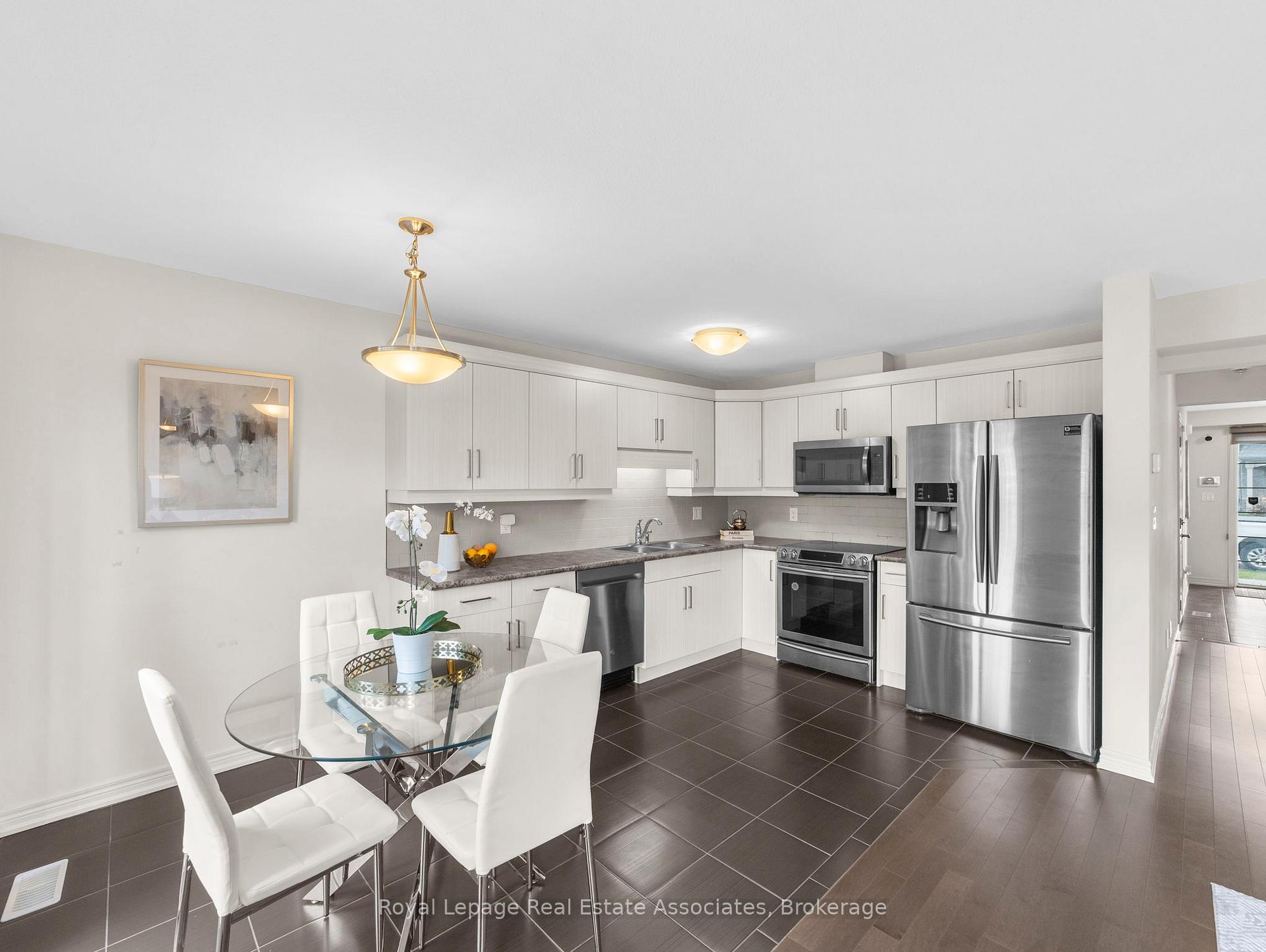 Photo 11 of 96 Monarch Street, Welland, Coyle Creek — HOMEH