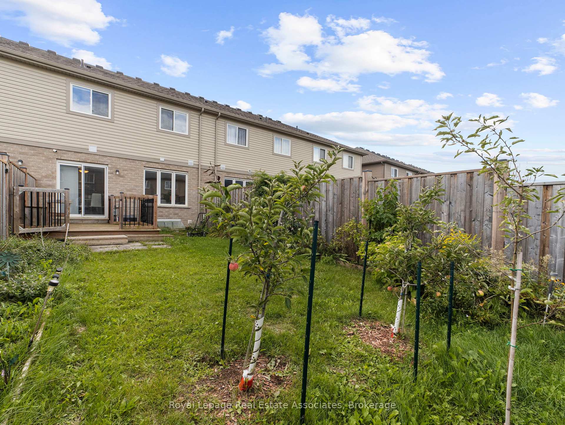 Photo 29 of 96 Monarch Street, Welland, Coyle Creek — HOMEH