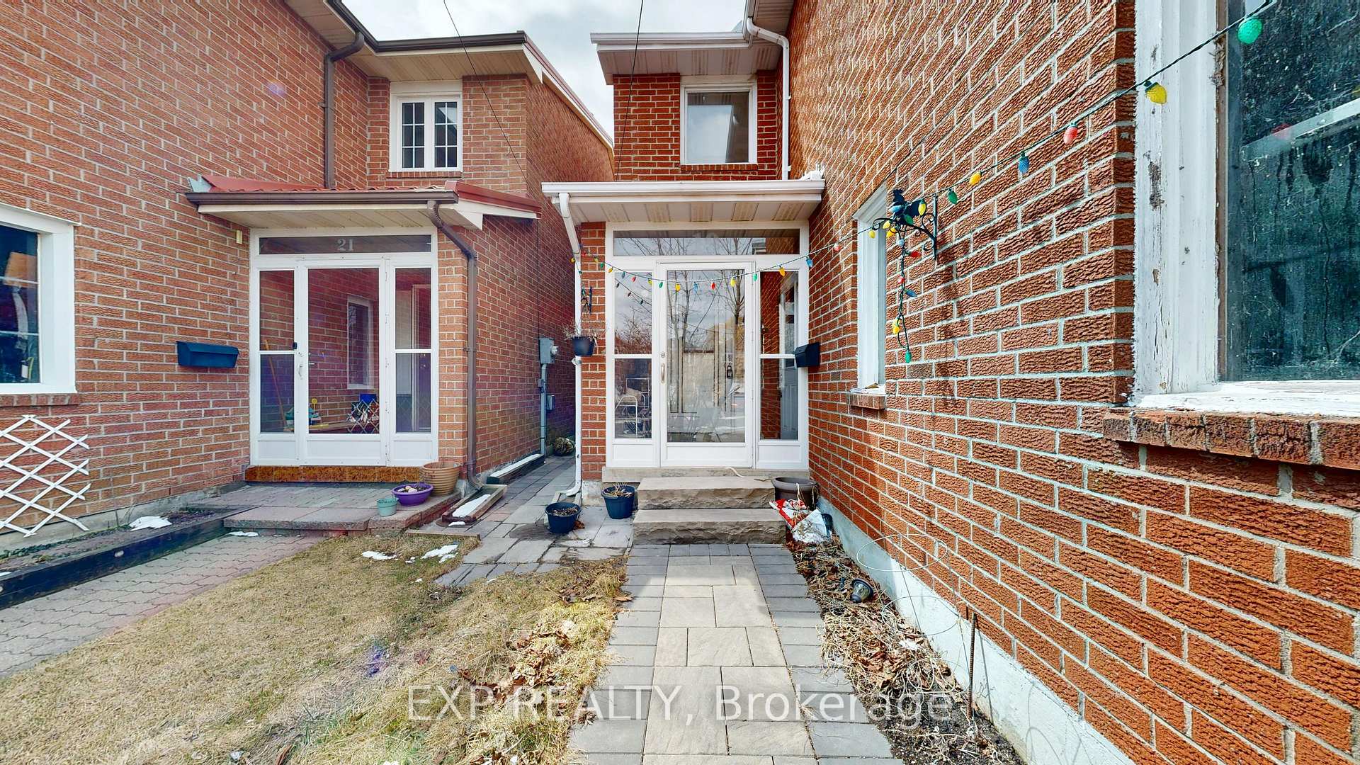 Photo 2 of 19 Riviera Drive, Vaughan, Glen Shields — HOMEH