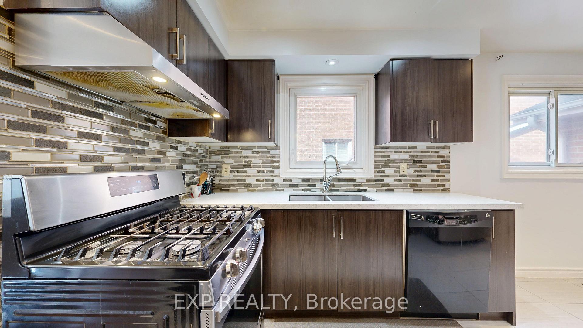 Photo 13 of 19 Riviera Drive, Vaughan, Glen Shields — HOMEH