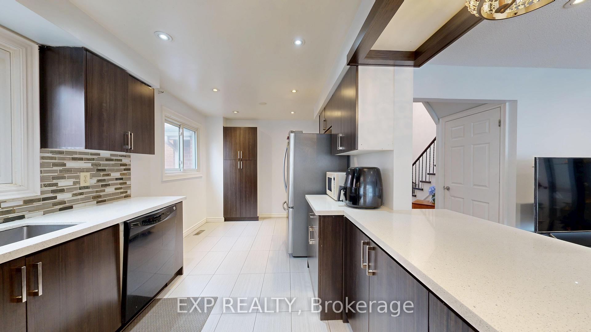 Photo 19 of 19 Riviera Drive, Vaughan, Glen Shields — HOMEH