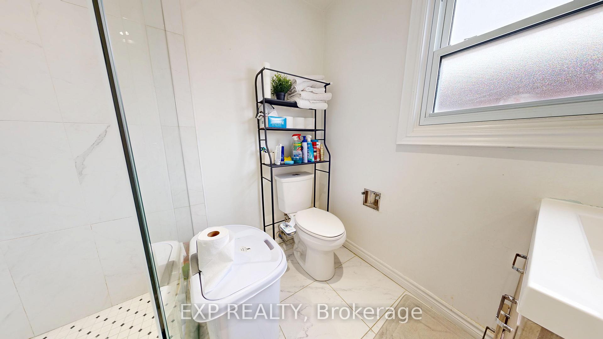 Photo 24 of 19 Riviera Drive, Vaughan, Glen Shields — HOMEH