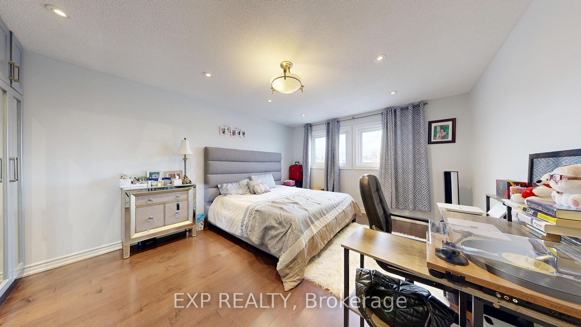 Photo 25 of 19 Riviera Drive, Vaughan, Glen Shields — HOMEH
