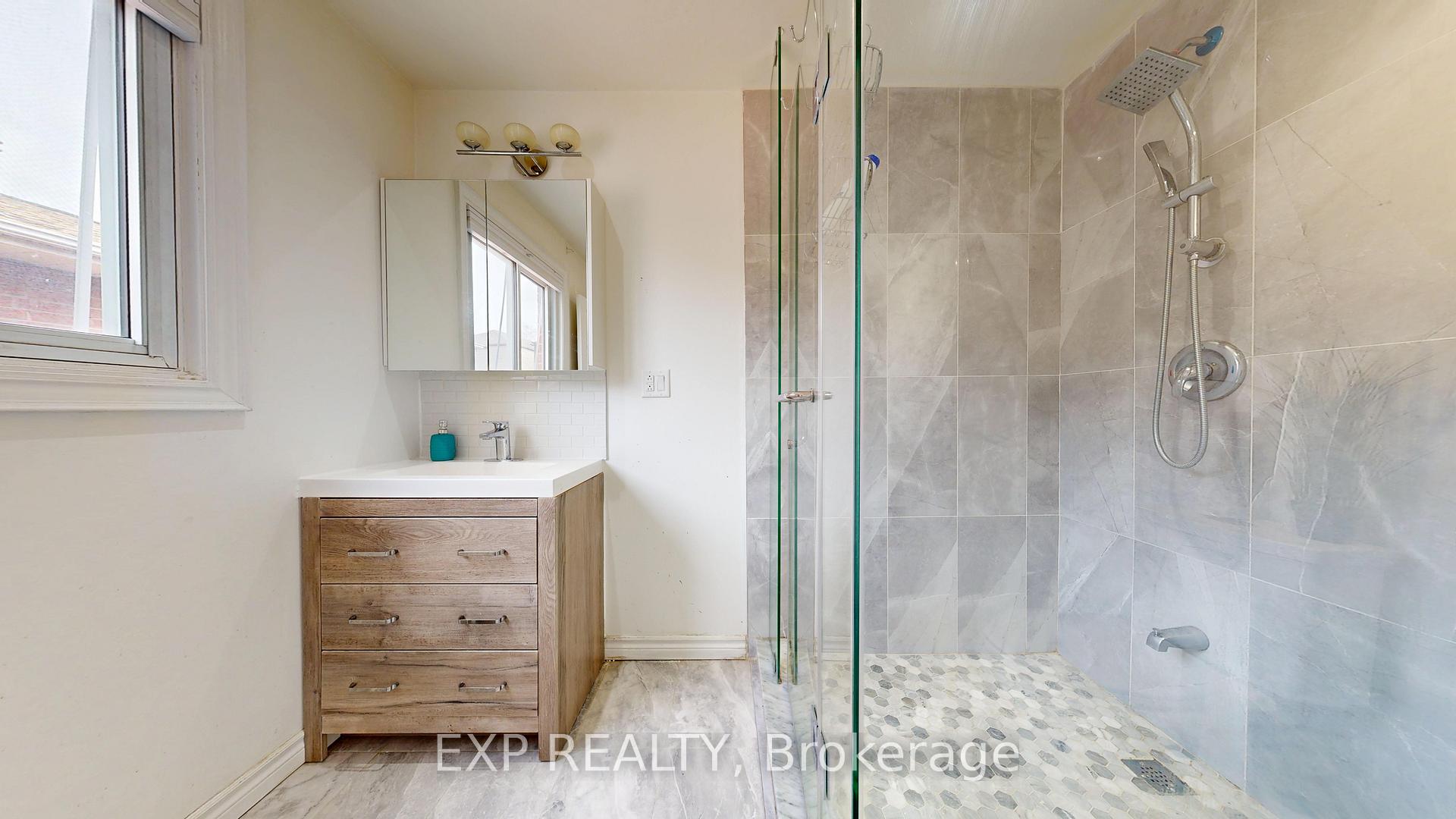Photo 36 of 19 Riviera Drive, Vaughan, Glen Shields — HOMEH