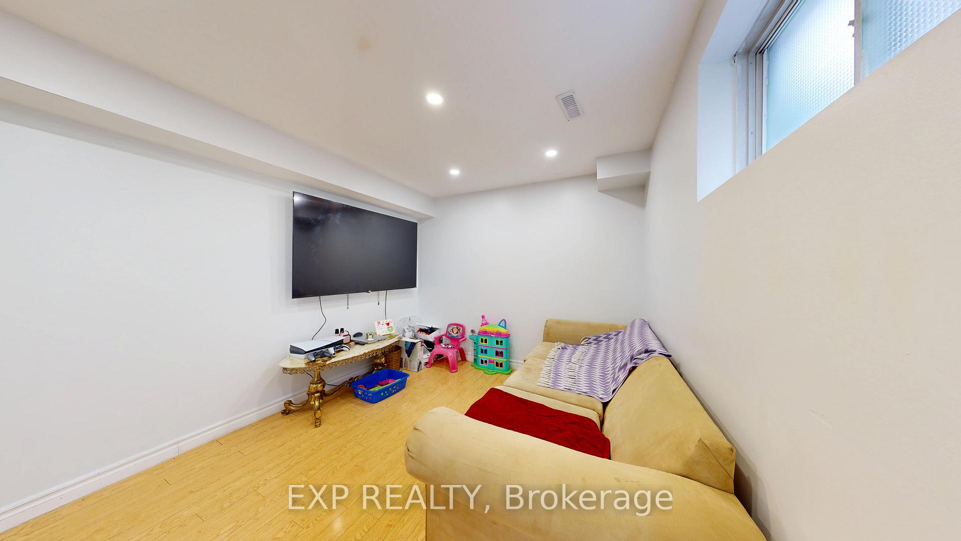 Photo 40 of 19 Riviera Drive, Vaughan, Glen Shields — HOMEH