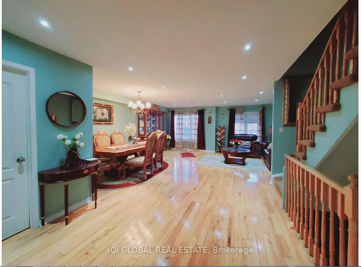 Photo 2 of 6 Kuba Way, Markham, Middlefield — HOMEH