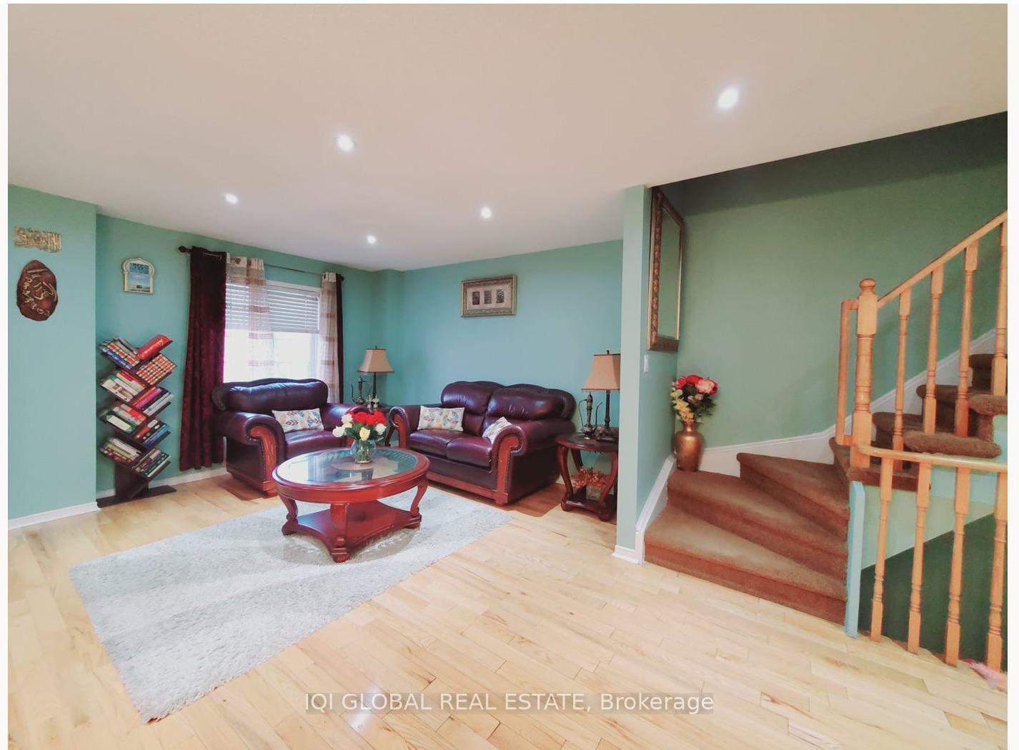 Photo 3 of 6 Kuba Way, Markham, Middlefield — HOMEH