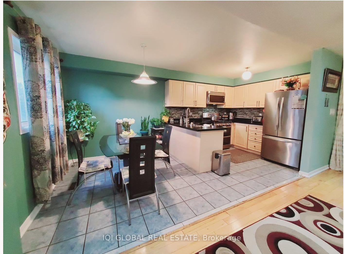 Photo 4 of 6 Kuba Way, Markham, Middlefield — HOMEH