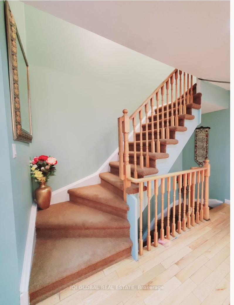 Photo 5 of 6 Kuba Way, Markham, Middlefield — HOMEH