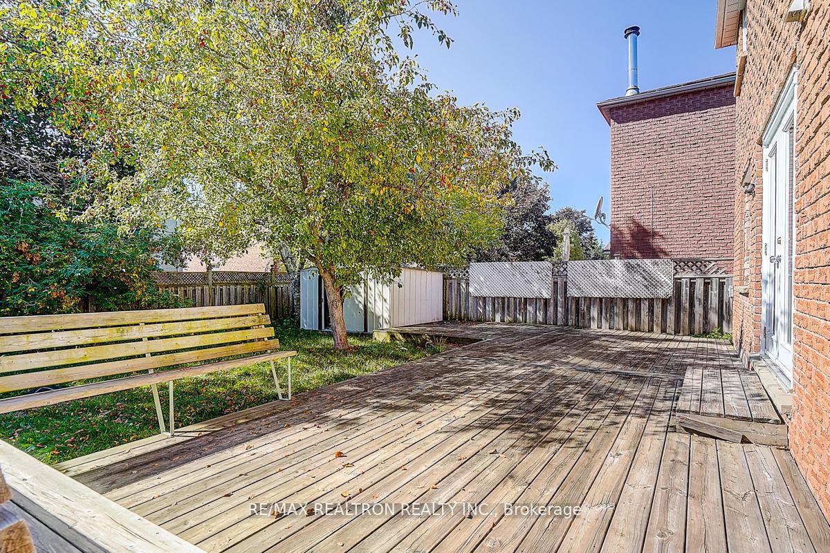 Photo 3 of 31 Blair Crescent, Barrie, Grove East — HOMEH