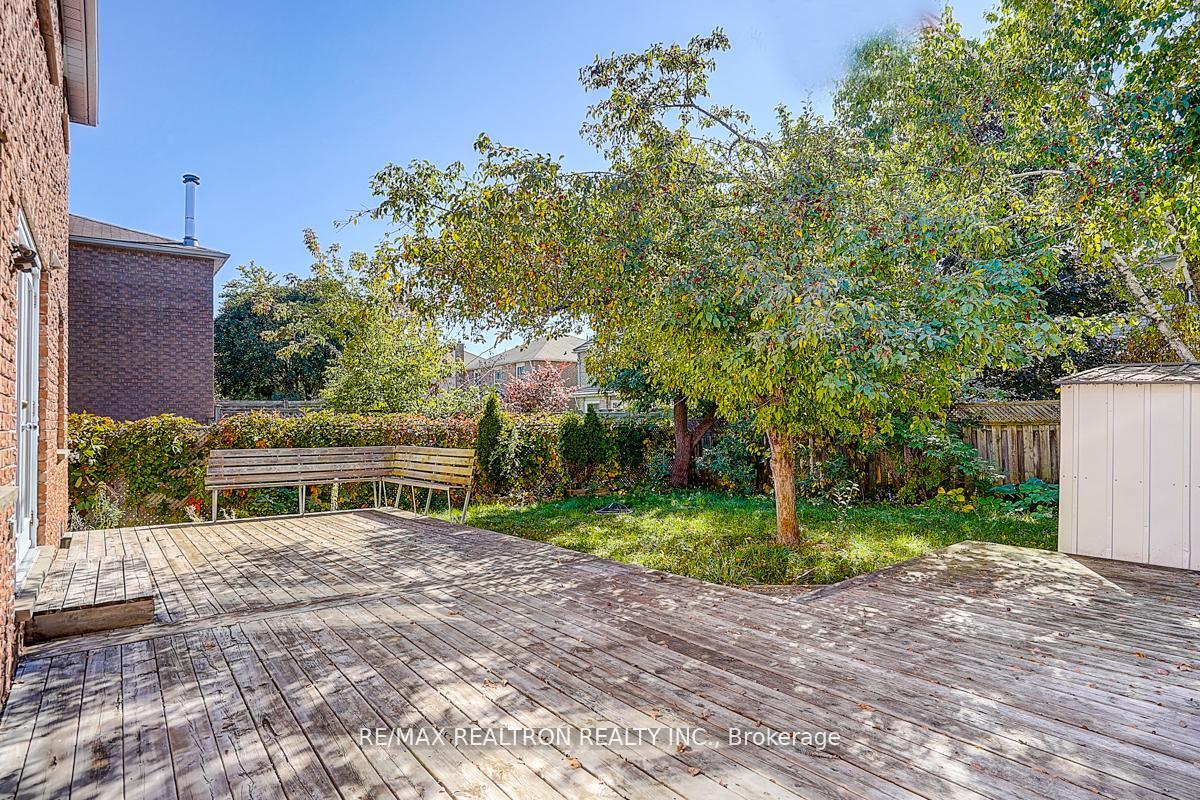 Photo 4 of 31 Blair Crescent, Barrie, Grove East — HOMEH