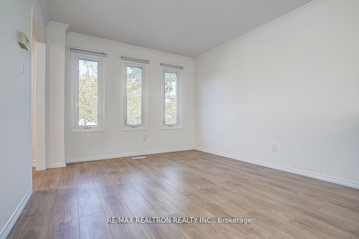 Photo 6 of 31 Blair Crescent, Barrie, Grove East — HOMEH