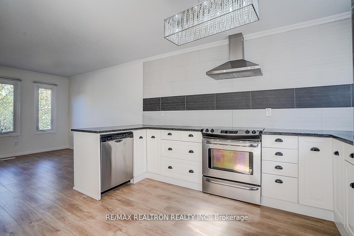 Photo 10 of 31 Blair Crescent, Barrie, Grove East — HOMEH