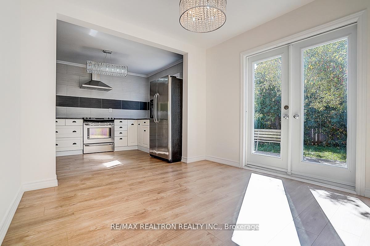 Photo 13 of 31 Blair Crescent, Barrie, Grove East — HOMEH