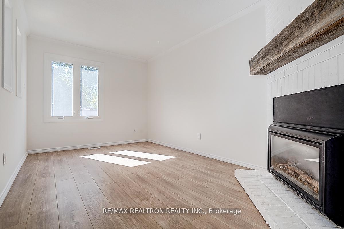Photo 15 of 31 Blair Crescent, Barrie, Grove East — HOMEH