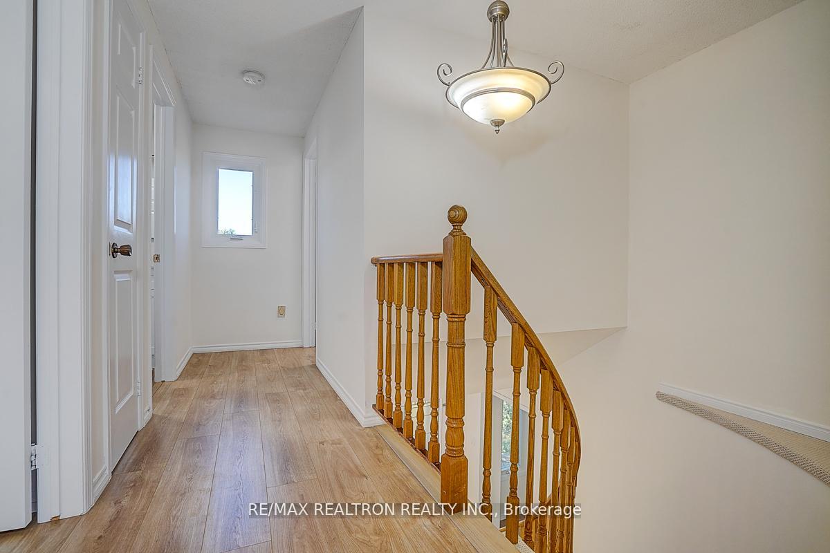 Photo 21 of 31 Blair Crescent, Barrie, Grove East — HOMEH