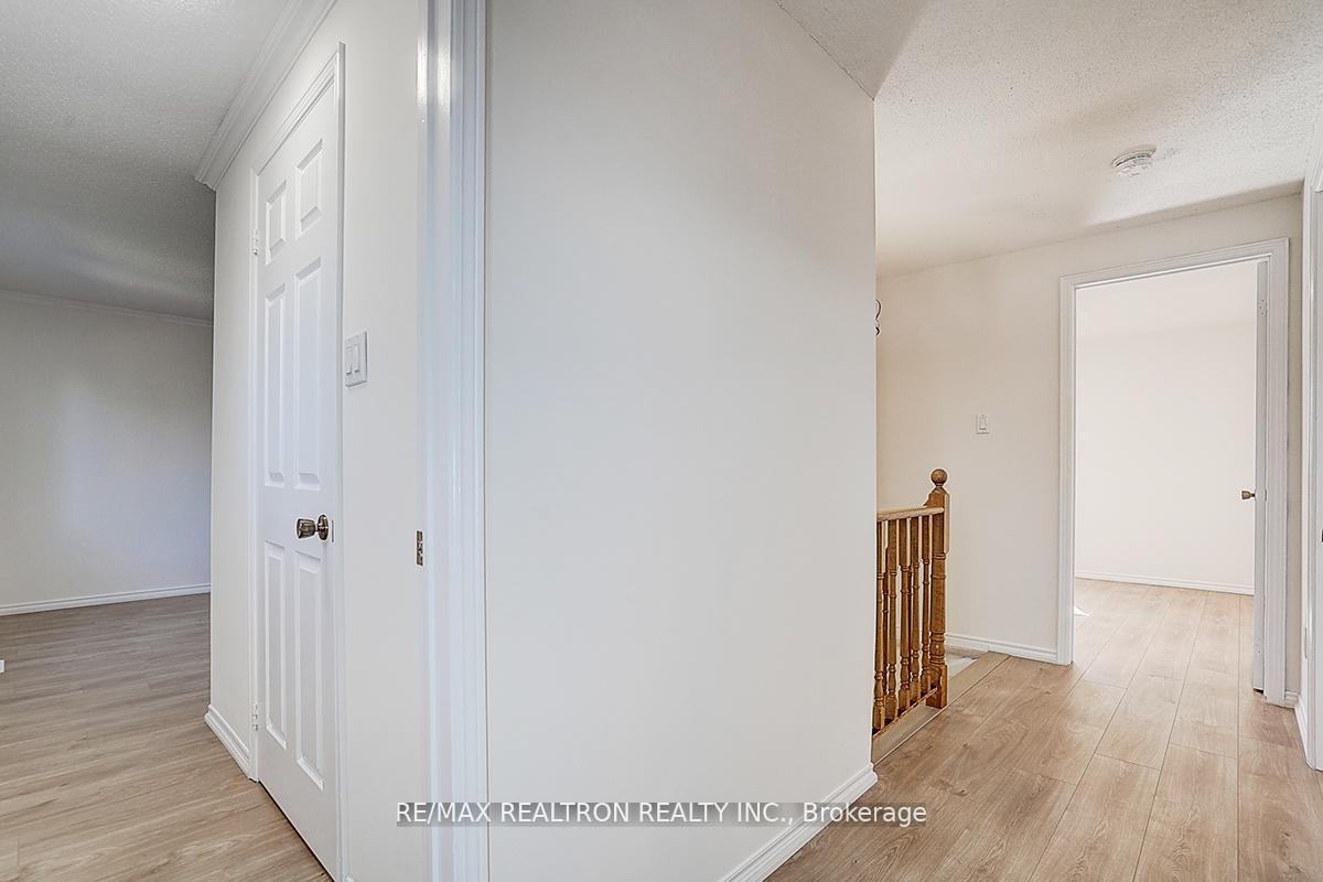 Photo 20 of 31 Blair Crescent, Barrie, Grove East — HOMEH