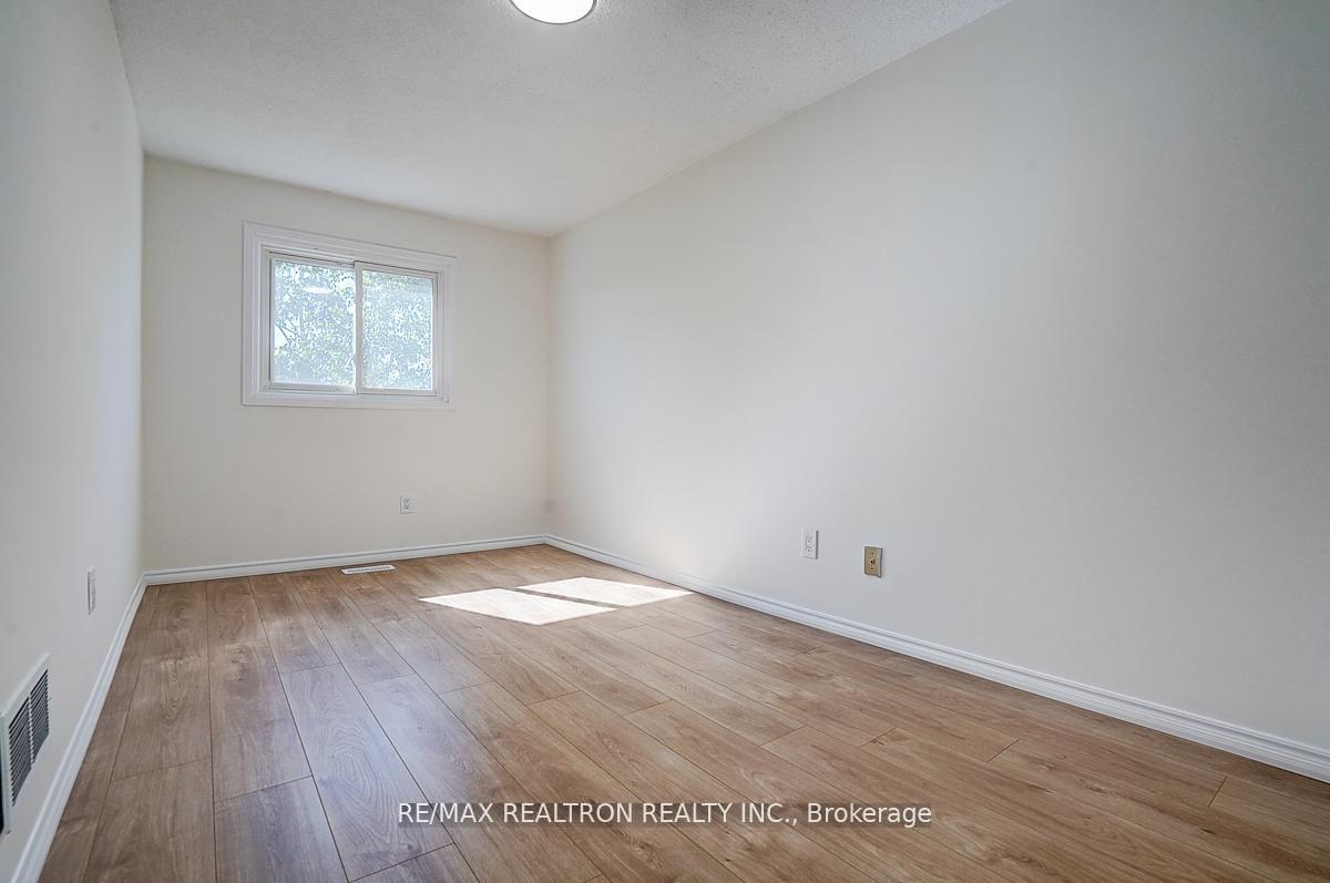 Photo 31 of 31 Blair Crescent, Barrie, Grove East — HOMEH