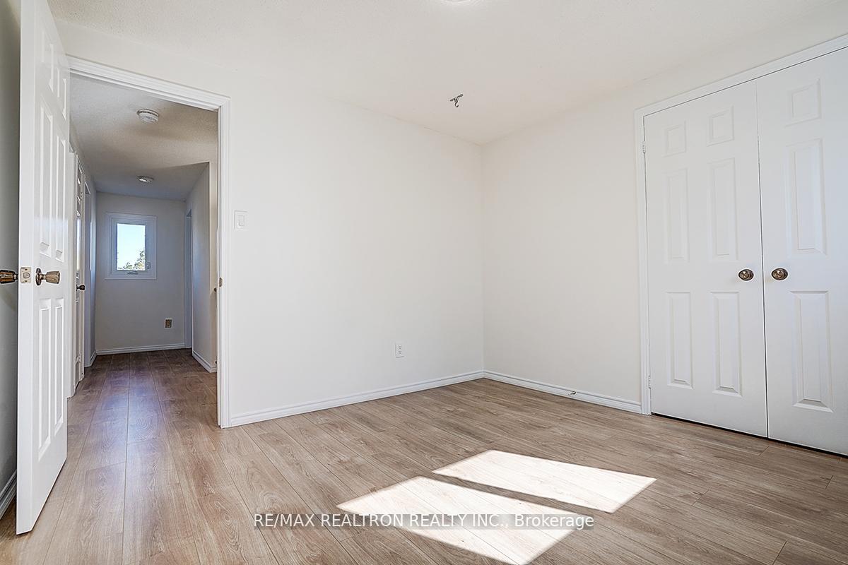 Photo 41 of 31 Blair Crescent, Barrie, Grove East — HOMEH