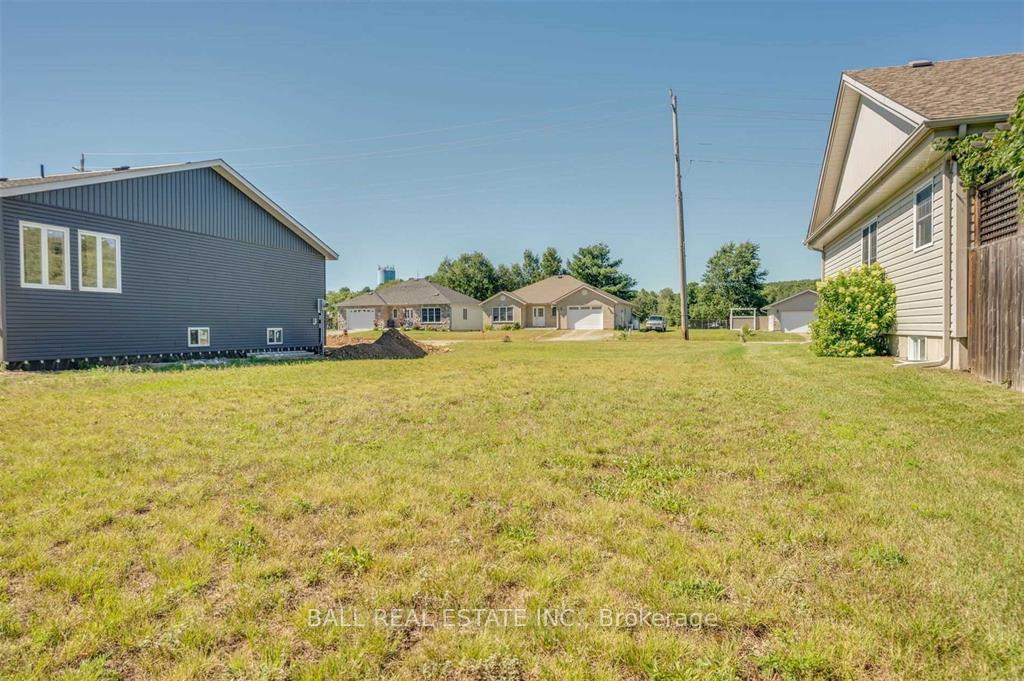 Photo 5 of 18 Williams Drive, Bancroft, Bancroft Ward — HOMEH