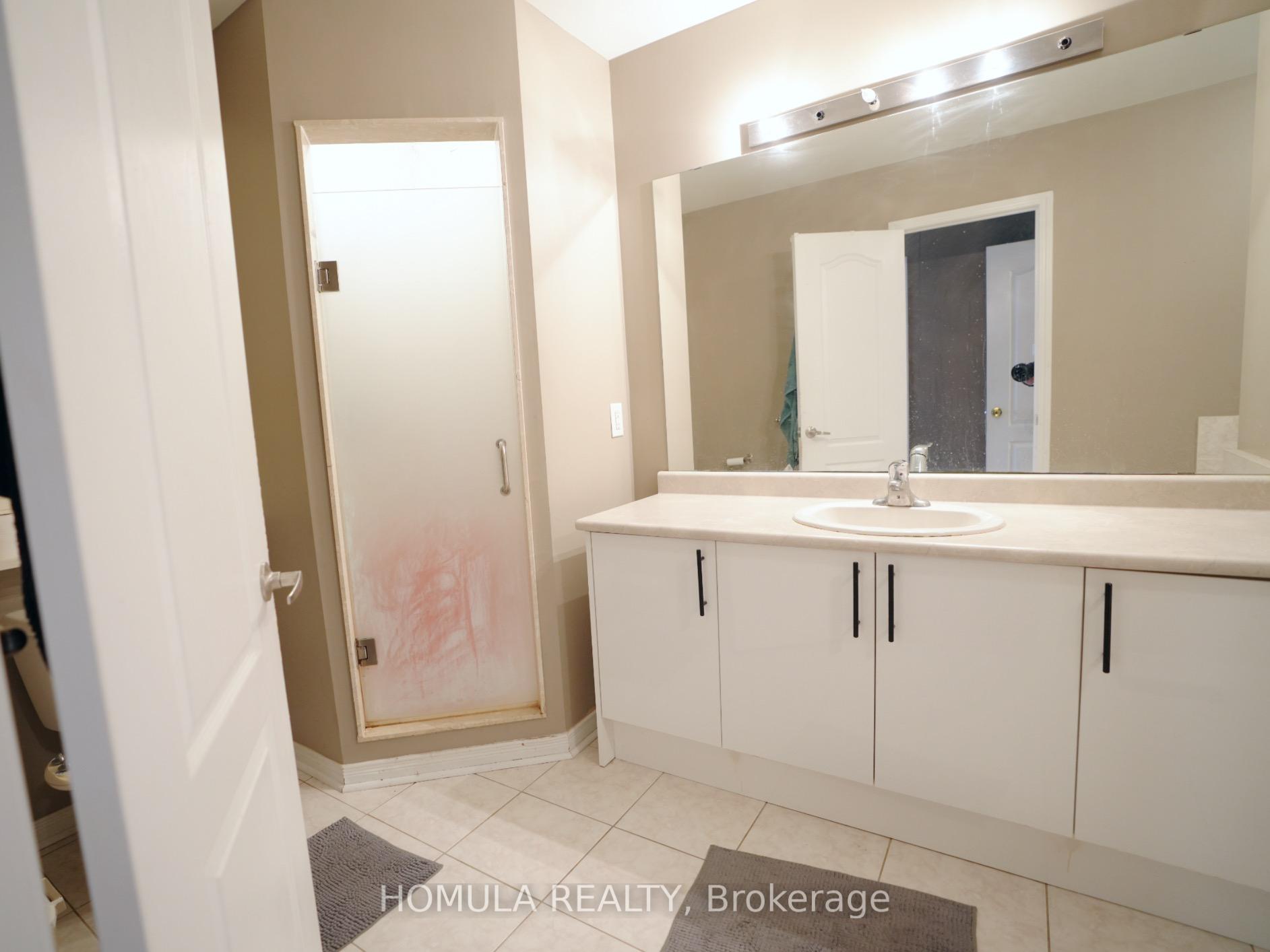 Photo 12 of 16 Coranto Way, Vaughan, Vellore Village — HOMEH