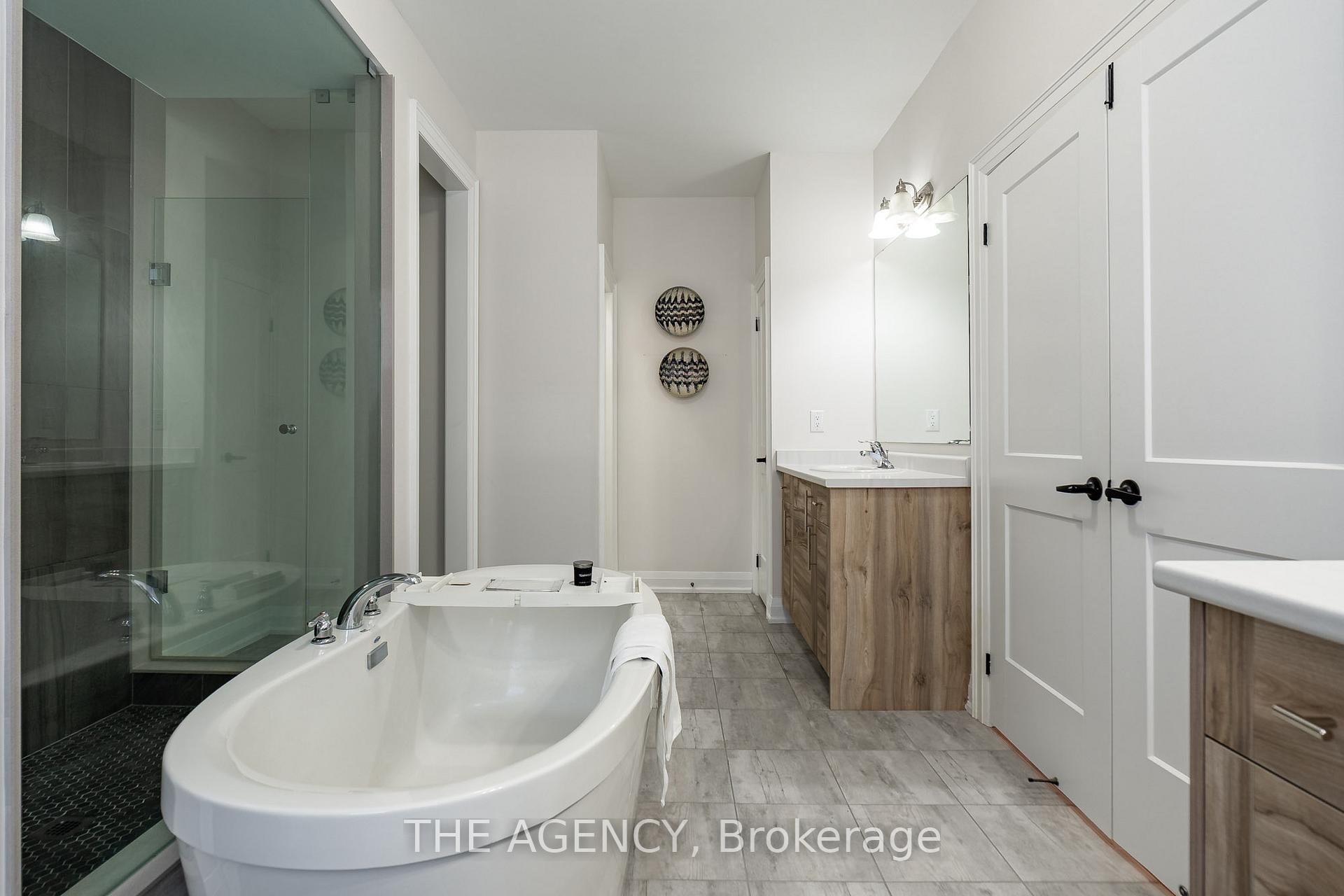 Photo 20 of 86 Bellefond Street, Vaughan, Kleinburg — HOMEH