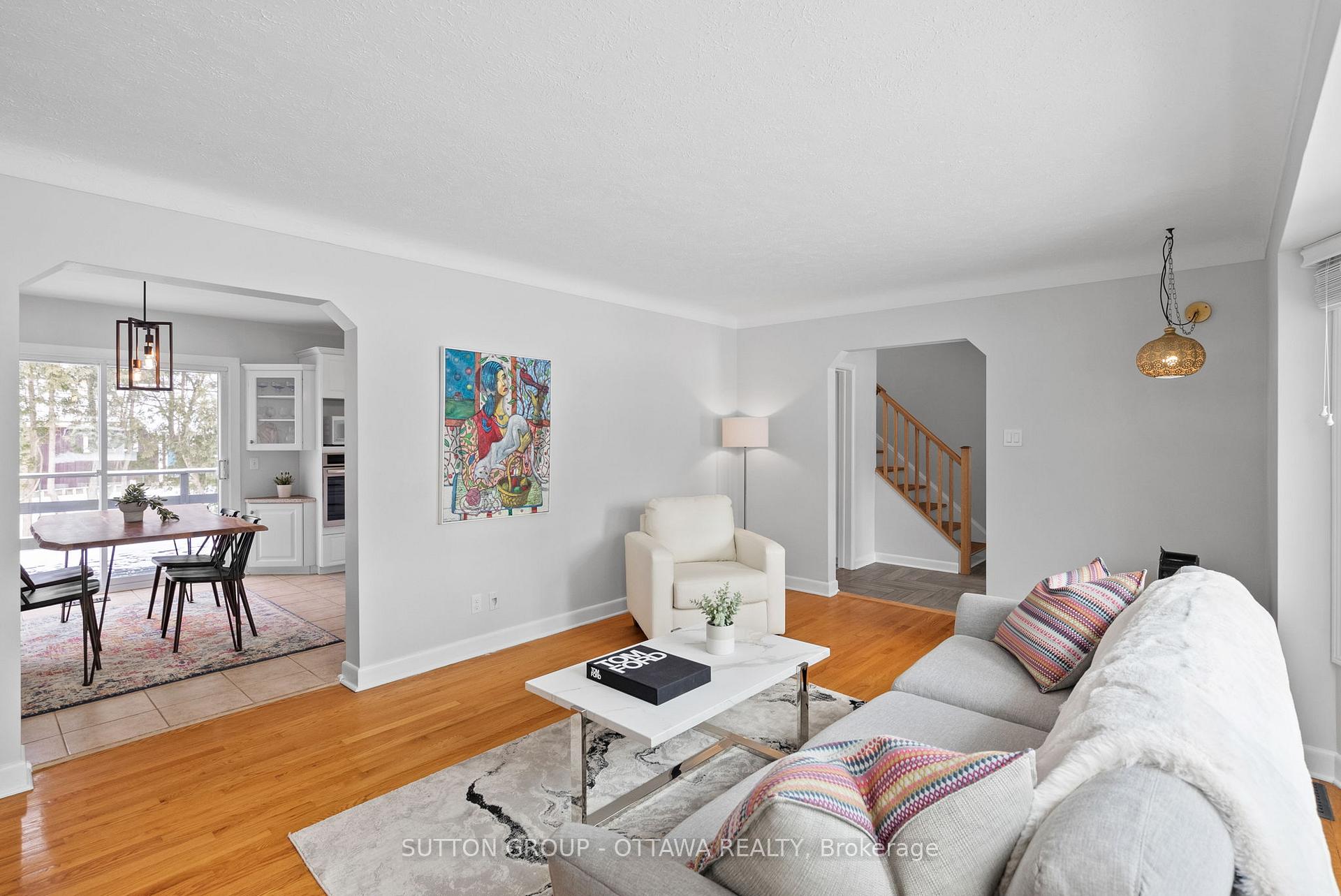 Photo 2 of 515 Bathurst Avenue, Ottawa, Riverview Park — HOMEH