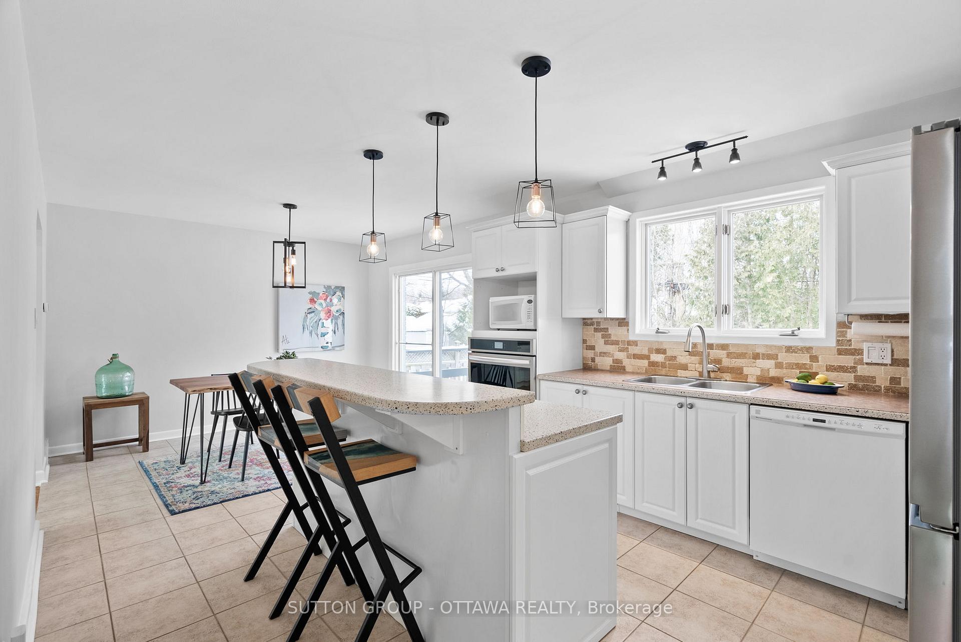 Photo 7 of 515 Bathurst Avenue, Ottawa, Riverview Park — HOMEH